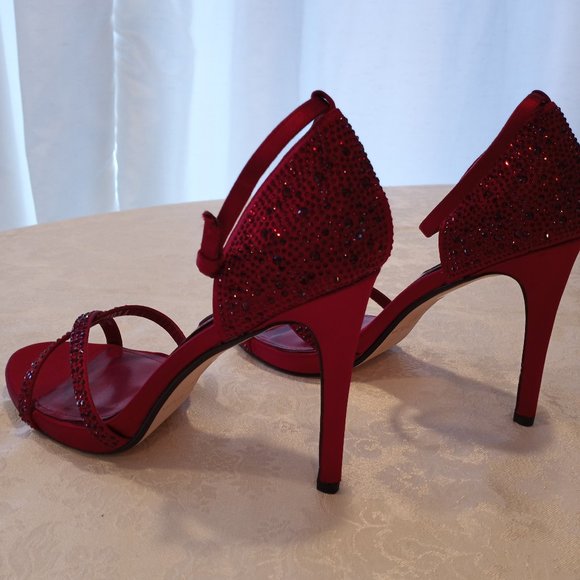 WHITE HOUSE BLACK MARKET GEMINA CRIMSON / RED BEADED STILETTO, sz 8.5 new in box - Picture 12 of 13